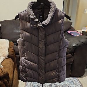 GAP Women's Gray Puffer Vest